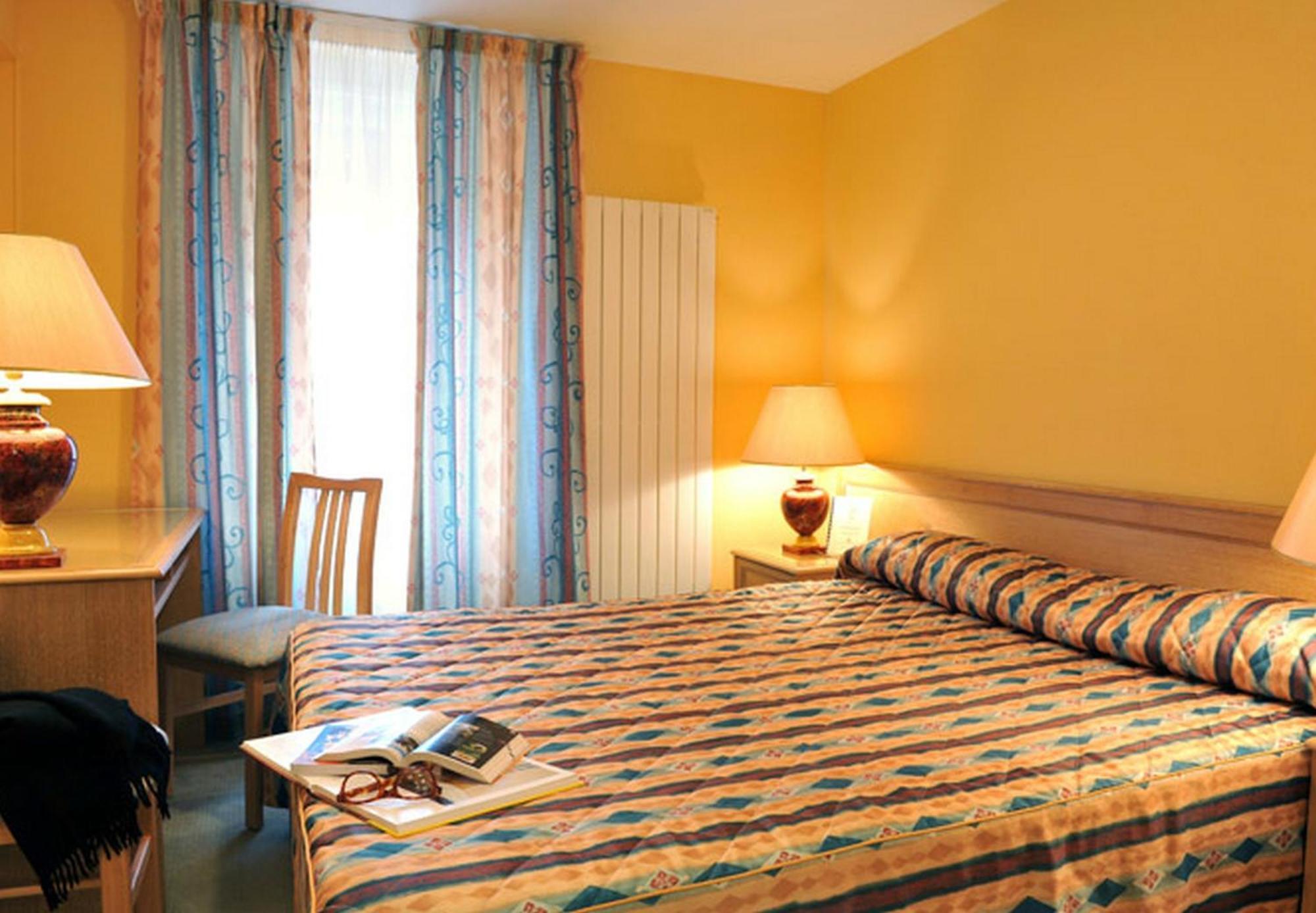 Logis Hotel Le Continental Châteauroux Exteriér fotografie